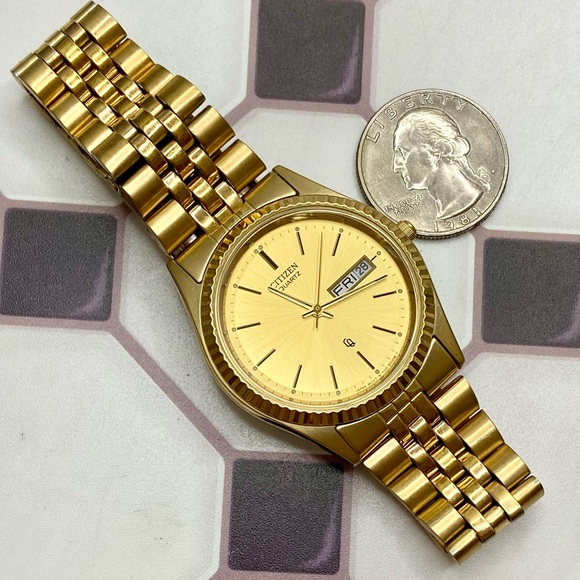 Vintage Citizen Gold-tone Stainless Steel QQ Watch With Day / Date - Picture 8 of 13